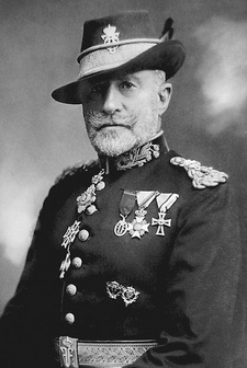 Hofjagddirektor Oberst August Roland Spieß von Braccioforte zu Portner und Höflein (1864-1953) war ein österreichisch-rumänischer Offizier, Jäger und Jagdbuchautor.