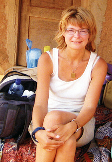 Andrea Ochsenfeld ist eine deutsche Lehrerin, Afrikareisende und Autorin.