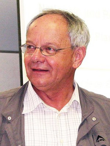 Dieter Ernst Esslinger (1940-2014) war ein Pädagoge, Kulturträger der deutschen Sprache in Namibia, Schriftsteller und Publizist.