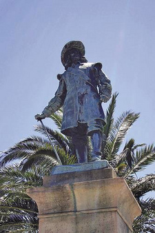 Namibia könnte von Südafrika lernen. Jan van Riebeeck (1619-1677) war Kolonieverwalter in Südafrika. In Kapstadt steht sein Denkmal unangetastet.