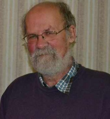 Der Südafrikaner Peter Slingsby ist ein freiberuflicher Kartograph und Autor.