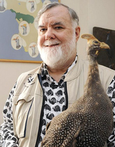 Professor Dr. Tim Crowe ist ein amerikanischer Umweltbiologe und Ornithologe in Südafrika.