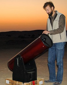 Namibia bietet für Astronomen und Sternengucker ideale Bedingungen. Hier der Astronom Dr. Ansgar Gaedke.