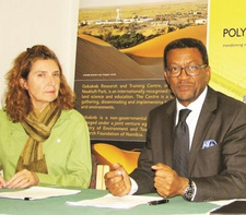 Gobabeb und Polytechnic of Namibia schließen Affiliierungsabkommen ab. Foto: Eberhard Hofmann