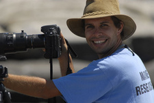 Thomas P. Peschak ist ein deutscher Meeresbiologe, Fotograf und Autor.