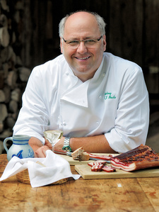 Karl-Josef Fuchs ist ein deutscher Meisterkoch, Kochbuchautor und Inhaber des Gasthof Hirschen-Spielweg. © Peter Schulte für CPA!