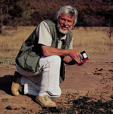 Clive Walker ist ein südafrikanischer Umwelt- und Naturschützer, Künstler und Autor.