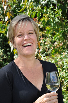 Ingrid Motteux ist eine südafrikanische Weinexpertin und Jurorin.