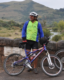 Steve Thomas ist ein britischer MTB-Profi, Sport- und Reisejournalist sowie Radtourenveranstalter in Südafrika.