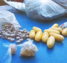 Verhaftungen wegen Drogen in Namibia: Cannabis, Mandrax, Kokain, Crack, Kokain und Heroin. Foto: Francois Lottering-NAMPA