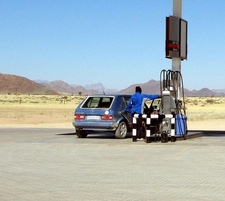 In Namibia werden die Preise für Benzin und Diesel ab morgen wieder teurer.