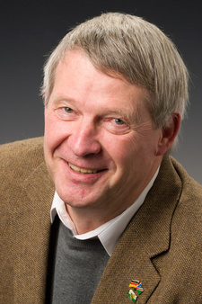 Professor Dr. Uwe Ulrich Jäschke ist ein deutscher Geograph und Kartograph mit privaten und beruflichen Verbindungen nach Namibia.