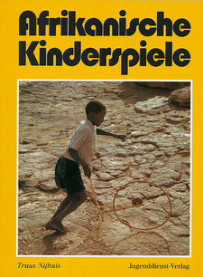 Afrikanische Kinderspiele, von Truus Nijhuis. Jugenddienst-Verlag, Wuppertal 1981. ISBN 3872943022 / ISBN 3-87294-302-2
