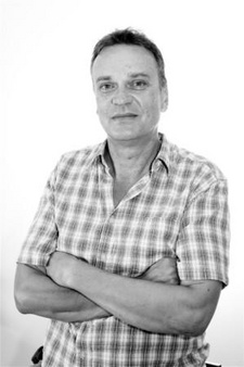 François Loots ist ein Schriftsteller aus Südafrika.