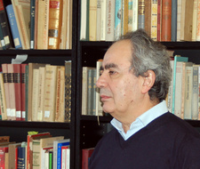 Prof. Dr. Mihran Dabag ist ein türkischer Sprachwissenschaftler und Philosoph.