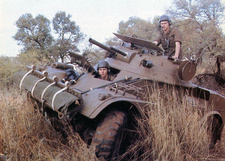 South West African Territorial Forces SWATF in 'Südwestafrika/Namibia Heute': Der südafrikanische Radpanzer Eland 60 wurde als Teil-Lizenznachbau des französischen Panhard AML 60 HE60-7 im Buschkrieg eingesetzt.