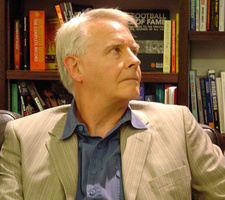 Bryan Rostron ist ein südafrikanischer Journalist und Autor.