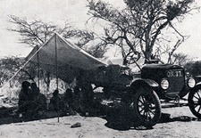 Verkehrswesen in Südwestafrika: Ein altes Ford-Auto 1924