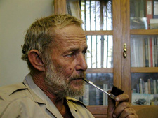 Chris Eyre (1943-2015) war ein leitender südafrikanischer Naturschutzbeamter im Nordwesten Namibias.