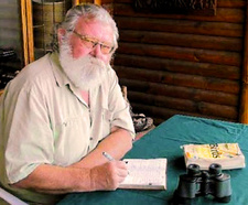 David Holt-Biddle ist ein südafrikanischer Journalist auf den Gebieten Reise- und Umweltthemen.