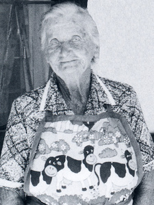 Anni Eichhoff-Sohrada (1923-1997) war eine Kampwitwe auf den Farmen Okamatangara und Otjomasso in Südwestafrika.