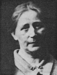 Die Deutsche Adelheid 'Ada' Cramer (1874-1962) lebte von 1906 bis 1919 als Farmerin auf Otjisororindi, Südwestafrika.