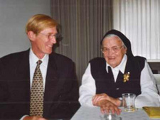 Dr. med. Maria Franzeska MSC (1922-2012) war als deutsche Ordensschwester vom Heiligsten Herzen Jesu in Namibia tätig.