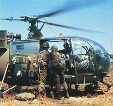 South West African Territorial Forces SWATF in 'Südwestafrika/Namibia Heute': Hubschrauber vom Typ Alouette III wurden häufig für Rettungseinsätze eingesetzt.