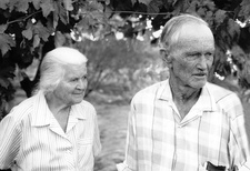 Friedrich 'Fritz' Heinrich Metzger (1911-1999) war ein deutscher Farmer in Namibia und Besitzer der Farm Otjosondovombo. Auf dem Foto mit seiner Ehefrau Wilhelmine 'Wilma' Metzger (1912-2001). Foto: Privatbesitz Wilma Metzger