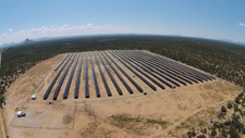 Größtes Photovoltaik-Kraftwerk Namibias vor Inbetriebnahme.