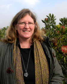 Prof. Dr. Karen J. Esler ist eine südafrikanische Umweltwissenschaftlerin.