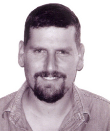 Rael Loon ist ein Umweltfachmann und Autor in Südafrika.
