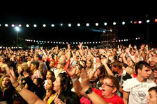 Das Musikfestival Hart van Windhoek verzeichnet bis zu 21.000 Besucher. © Huisgenoot