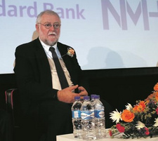 Namibia ergreift überfällige Maßnahmen zur Abwehr der Staatspleite. Im Bild Namibias Finanzminister Calle Schlettwein. Foto: Stefan Fischer