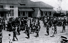 Trauerzug anläßlich der Bestattung von Joachim von Heydebreck am 15.11.1914 in Windhoek.