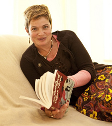 Sylvia Schlettwein ist eine namibische Sprachwissenschaftlerin und Schriftstellerin.