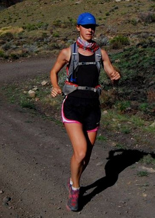 Emma Timmis bei ihrem Lauf von Durban bis nach Kapstadt im Jahr 2011.