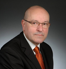 Dr. Anton Markmiller ist ein deutscher Betriebswirt, Pädagoge und derzeit Direktor des Instituts für Internationale Zusammenarbeit des Deutschen Volkshochschulverbandes (DVV).