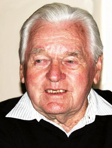 Bernhard Kolb 'Baas Knolle' (1922-2014) war ein deutscher Tischler und Lehrer in Namibia.