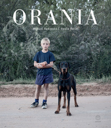 Orania, deur Hanlie Retief en Michael Hammond. Random House Struik Umuzi. Kaapstad, Suid Afrika 2014. ISBN 9781415206812