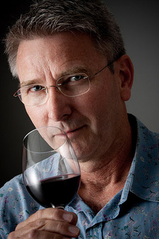 Philip van Zyl ist ein südafrikanischer Weinfachmann und Herausgeber des jährlich erscheinenden Referenzwerkes Platter’s South African Wine Guide.