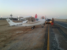 Cessna 210: Notlandung zwischen Swakopmund und Walvis Bay. Foto: Yolandi Geurtse