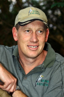 Der deutschstämmige Südafrikaner Remo Engelbrecht ist Safarileiter und Naturfotograf.
