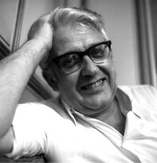 Der deutschstämmige Dr. h.c. Carl 'Carlo' Schlettwein (1925-2005) war der Begründer der Basler Afrika Bibliographien.