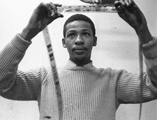 Bob Gosani (1934-1972) war ein südafrikanischer Fotograf beim Magazin Drum.