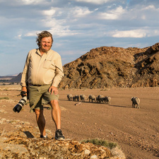 Michael Poliza ist ein deutscher Fotograf, Reisedesigner und Autor zahlreicher Fotobände, darunter einem Großformatband von Namibia. Foto: © Michael Poliza