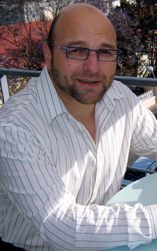 Der Südafrikaner Andrew Feinstein ist ein ehemaliger ANC-Abgeordneter, Schriftsteller und Journalist.