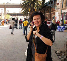 Diane Coetzer ist eine südafrikanische Journalistin und Autorin.