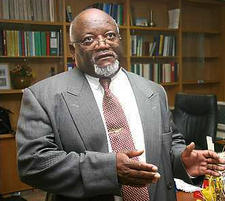 Helmut Kangulohi Angula ist ein ist ein namibischer Politiker, Geschäftsmann und Schriftsteller.
