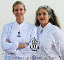 Die Silwood School of Cookery ist die älteste gewerbliche Kochschule Südafrikas. Rechts: Alicia Wilkinson, die Tochter der Gründerin Lesley Faull und Leiterin der Institution, links die Enkelin, Carianne Wilson.